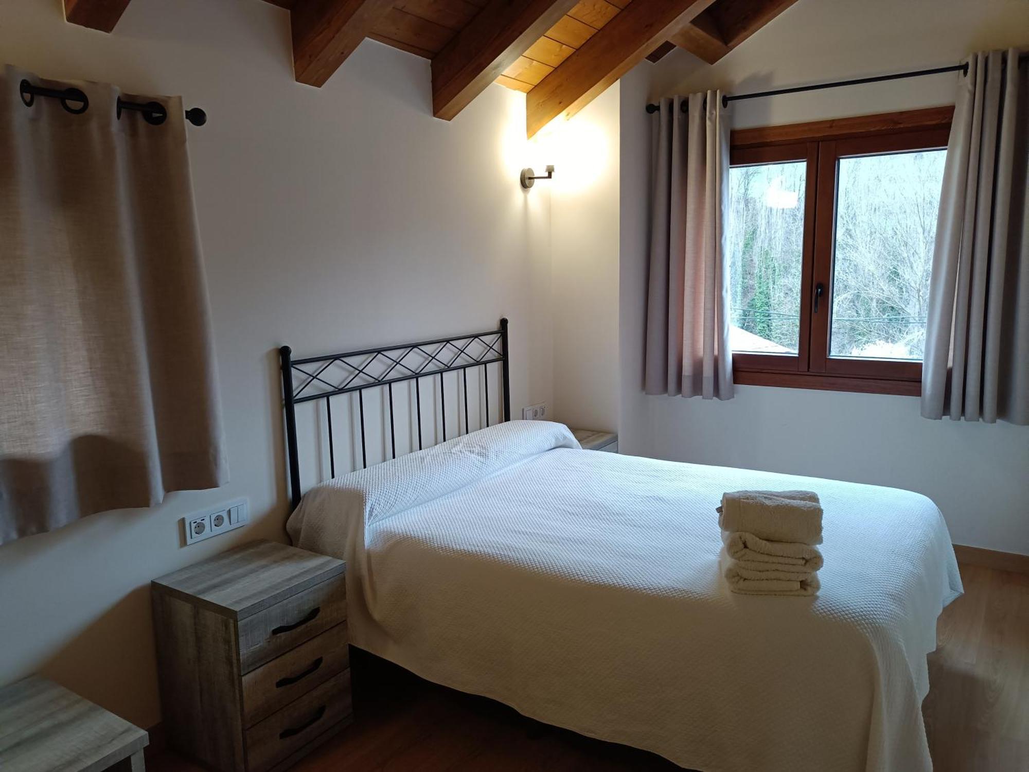 Rural Berros Apartment La Guingueta D'Aneu Bagian luar foto