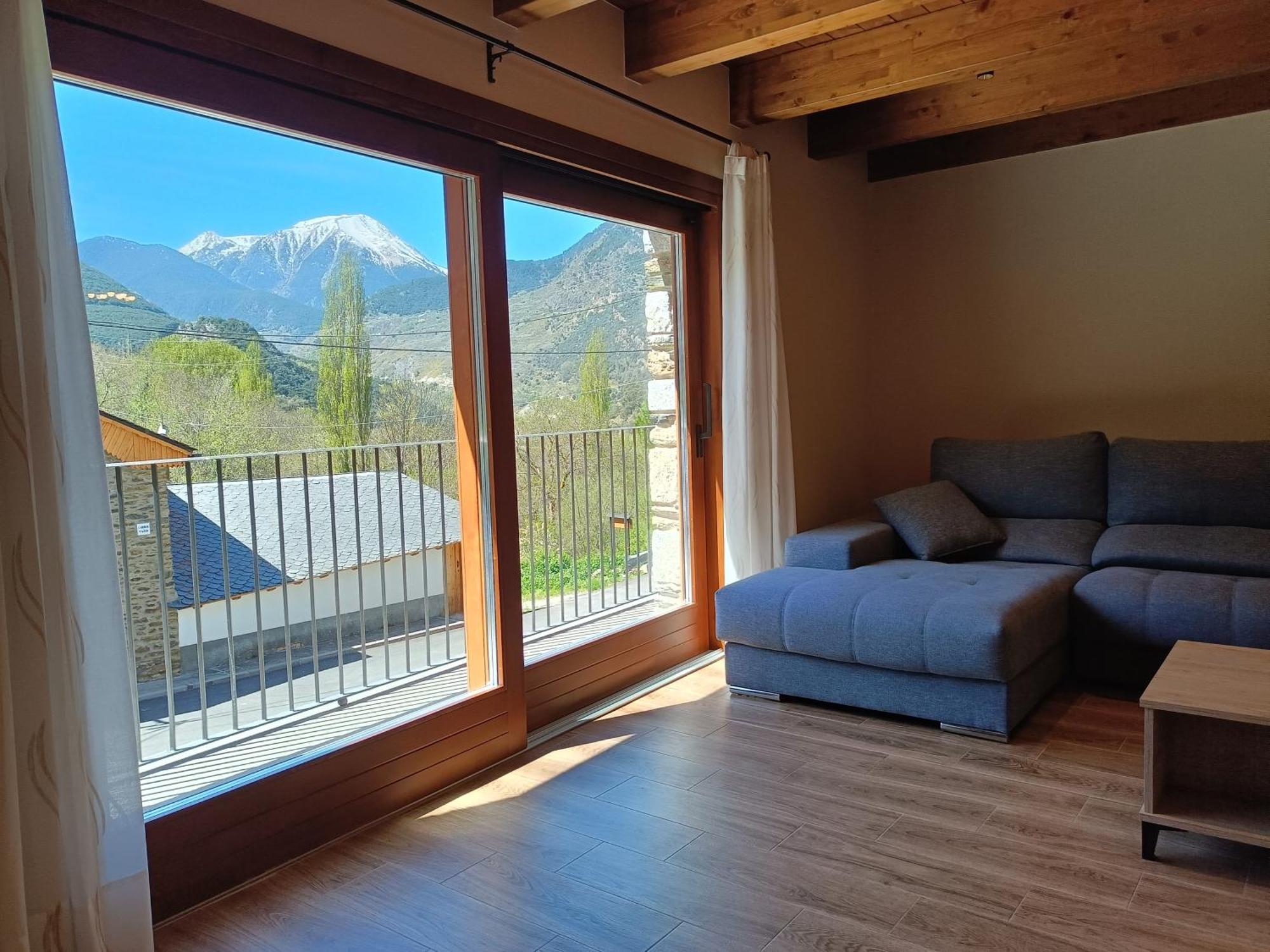 Rural Berros Apartment La Guingueta D'Aneu Bagian luar foto